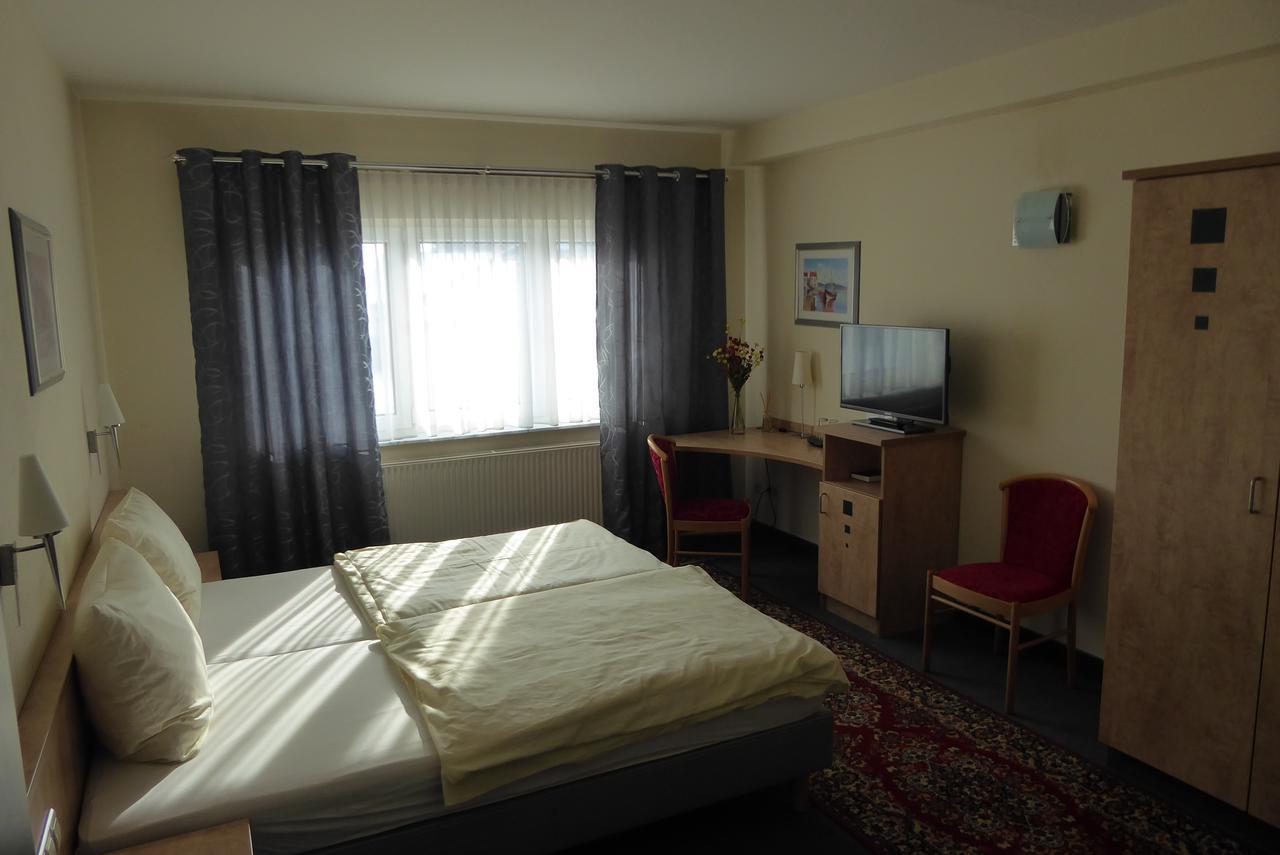 Hotel Ring Park Buchen  Exterior foto
